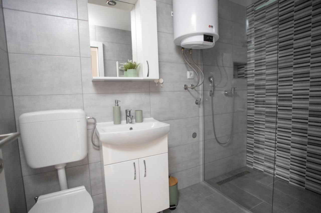 Apartman Luka Vinkovci Exterior foto